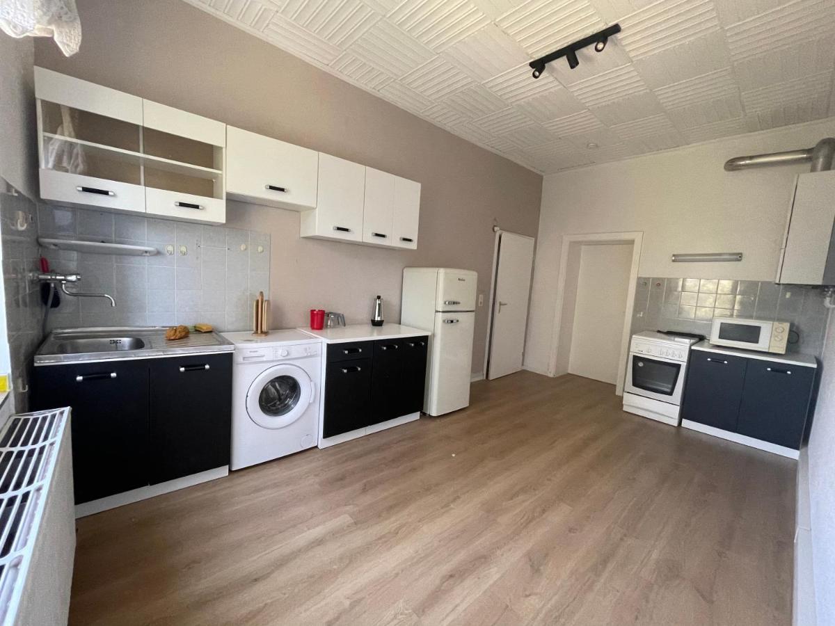 1 Schlafenzimmer 1 Whonzimmer Waschmaschine Trockner Maximum 4Personen Rheinhausen Center Appartement 1705 Дуйсбург Экстерьер фото